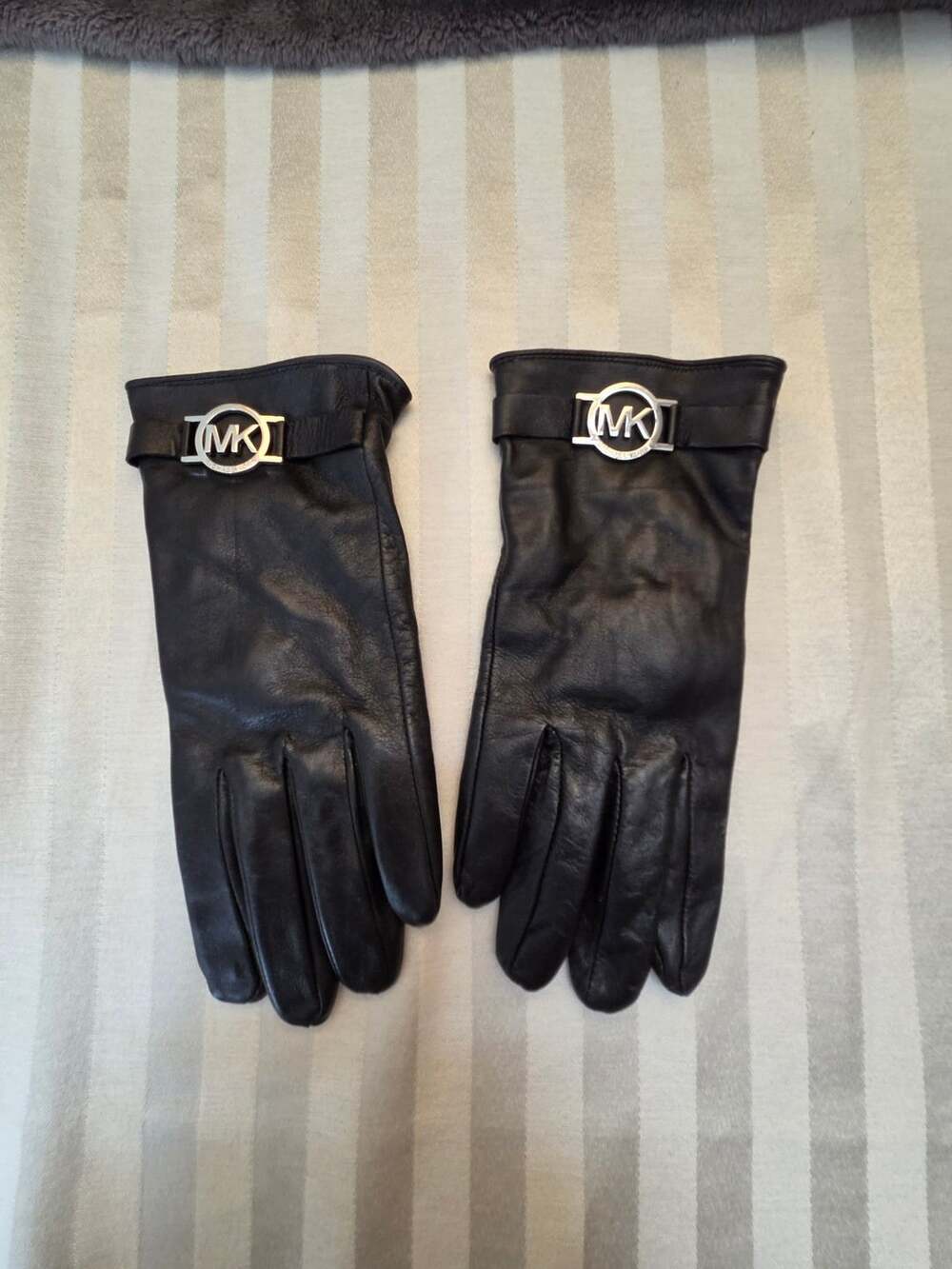 Michael Kors Leather Gloves Black